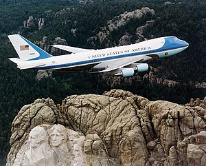 300px-Air_Force_One_over_Mt._Rushmore.jpg